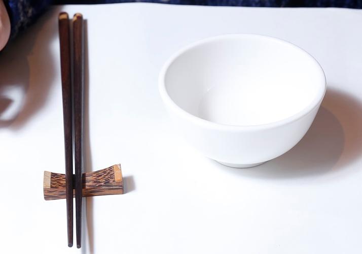 筷子的摆放有什么讲究筷子摆放礼仪和禁忌